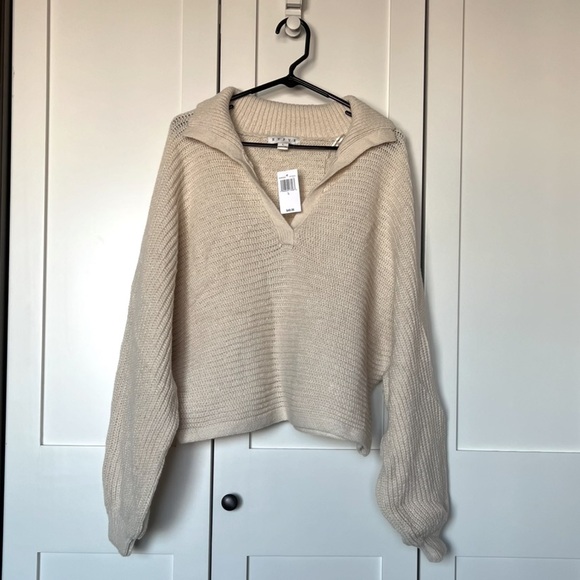 NWT Dry Goods Cream V Neck Womens Sweater - Picture 1 of 7